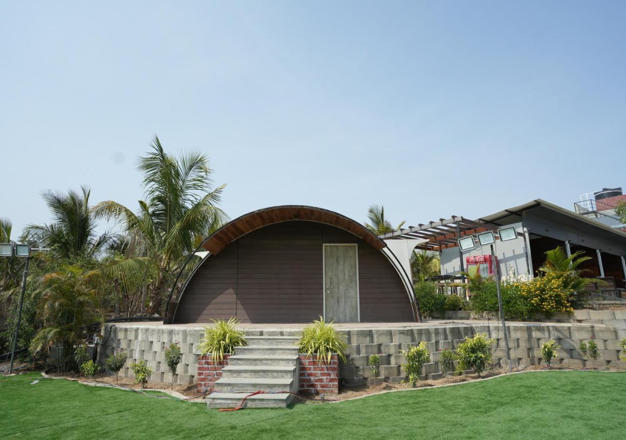 Palm Beach Resort Valsad 外观 照片